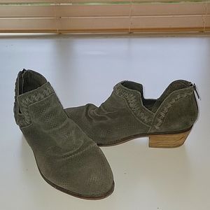 Vince Camuto booties, Olive, size 10 W